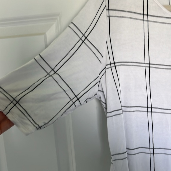 Women’s APT 9 short sleeve size large - Picture 3 of 5